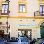 Renda Hotel *